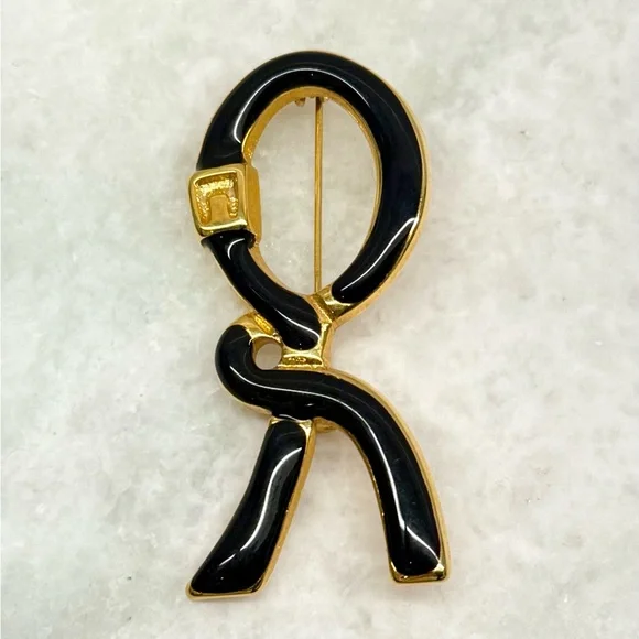 ROBERTA DI CAMERINO Vintage Grandmacore Blue Enamel Gold-Tone Metal Logo Brooch - Picture 1 of 16